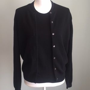 Neiman Marcus 100% cashmere 2 piece sweater set